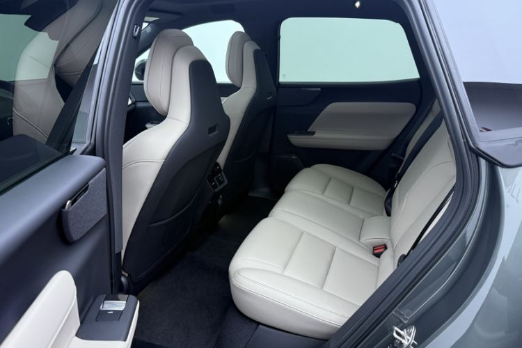 Used Volvo XC70 Plug-in Hybrid 2026 Model Four-Wheel Drive Long-Range Ultra Interior 10