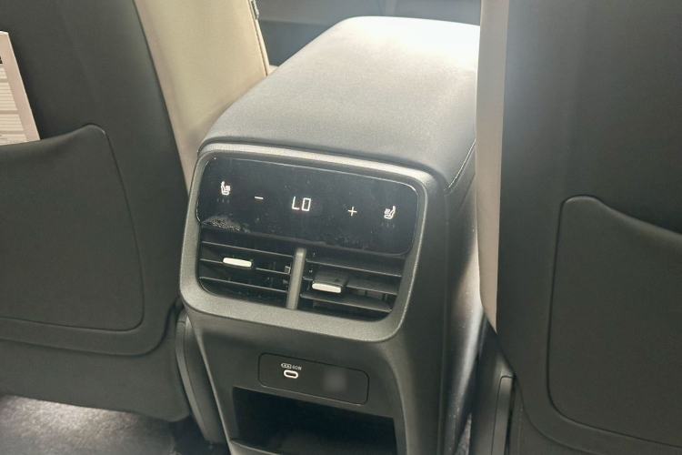 Used Volvo XC70 Plug-in Hybrid 2026 Model Four-Wheel Drive Long-Range Ultra Interior 10