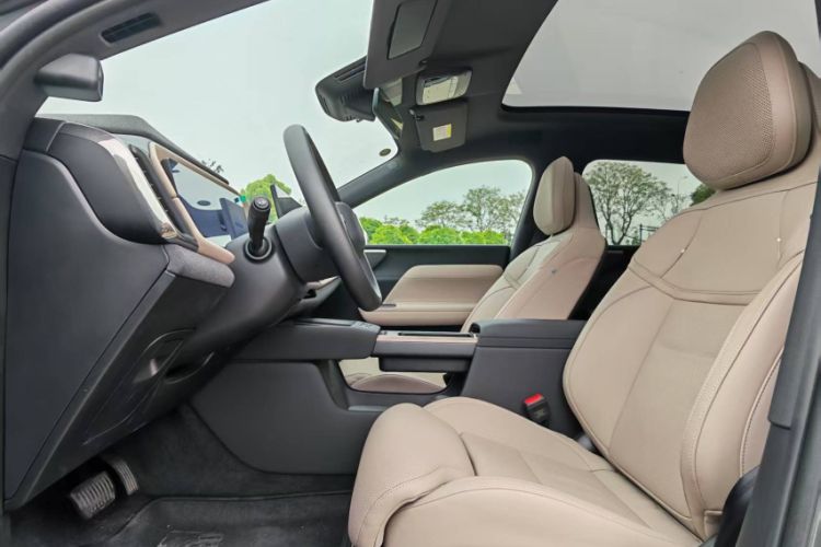Used Volvo XC70 Plug-in Hybrid 2026 Model Four-Wheel Drive Long-Range Ultra Interior 6