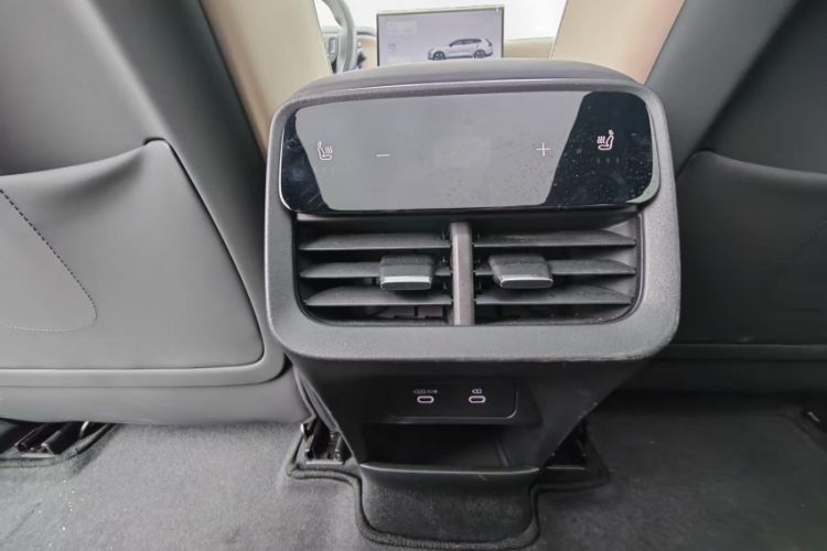 Used Volvo XC70 Plug-in Hybrid 2026 Model Four-Wheel Drive Long-Range Ultra Interior 7
