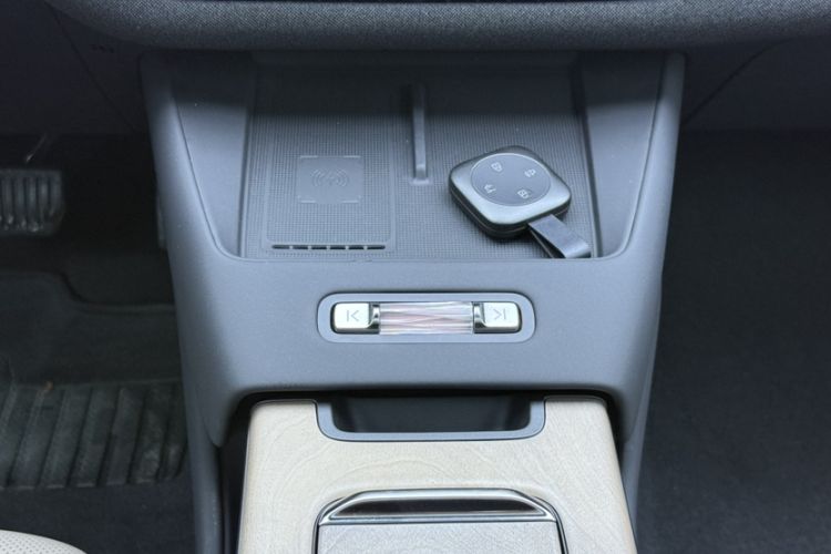 Used Volvo XC70 Plug-in Hybrid 2026 Model Four-Wheel Drive Long-Range Ultra Interior 8
