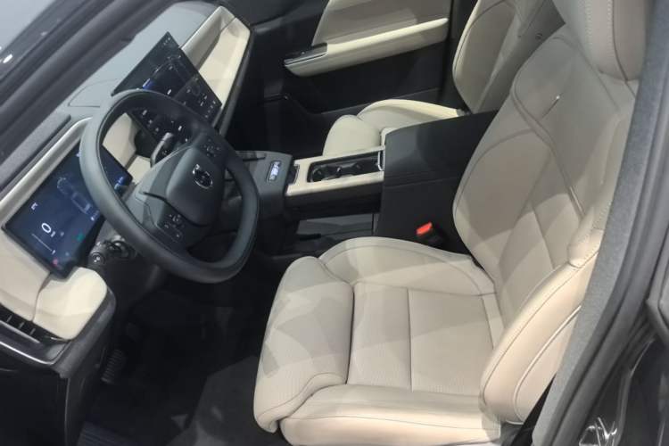 Used Volvo XC70 Plug-in Hybrid 2026 Model Four-Wheel Drive Long-Range Ultra Left Front Seat