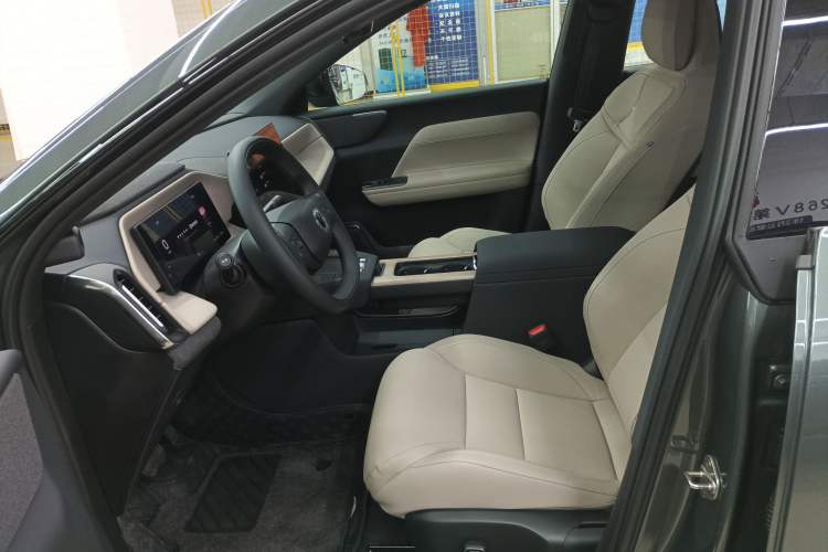 Used Volvo XC70 Plug-in Hybrid 2026 Model Four-Wheel Drive Long-Range Core Left Front Seat