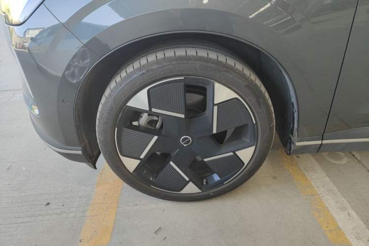 Used Volvo XC70 Plug-in Hybrid 2026 Model Four-Wheel Drive Long-Range Ultra Left Front Wheel Hub