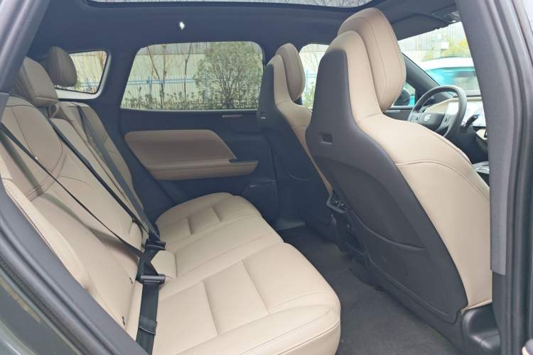 Used Volvo XC70 Plug-in Hybrid 2026 Model Four-Wheel Drive Long-Range Ultra Left Rear Seat