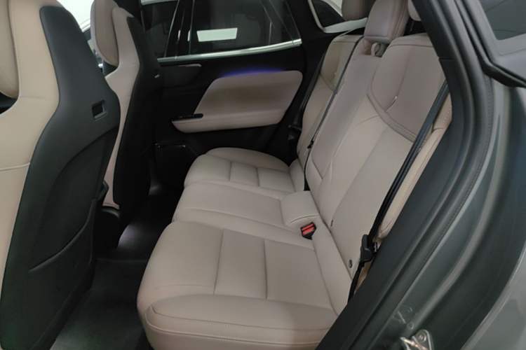 Used Volvo XC70 Plug-in Hybrid 2026 Model Four-Wheel Drive Long-Range Ultra Left Rear Seat