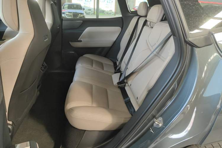 Used Volvo XC70 Plug-in Hybrid 2026 Model Four-Wheel Drive Long-Range Ultra Left Rear Seat