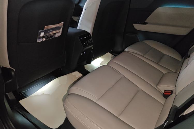 Used Volvo XC70 Plug-in Hybrid 2026 Model Four-Wheel Drive Long-Range Ultra Left Rear Seat