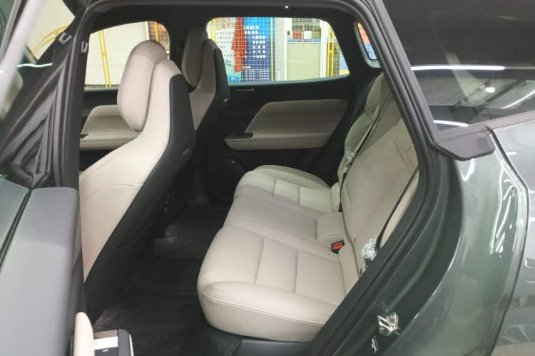 Used Volvo XC70 Plug-in Hybrid 2026 Model Four-Wheel Drive Long-Range Core Left Rear Seat