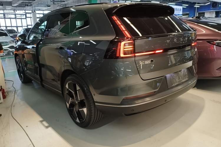 Used Volvo XC70 Plug-in Hybrid 2026 Model Four-Wheel Drive Long-Range Ultra Rear Left 45 Deg