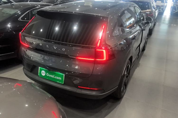 Used Volvo XC70 Plug-in Hybrid 2026 Model Four-Wheel Drive Long-Range Ultra Rear Right 45 Deg