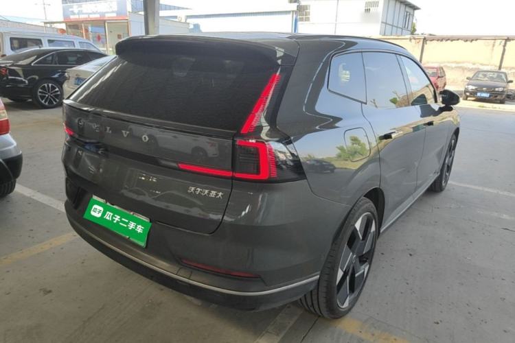 Used Volvo XC70 Plug-in Hybrid 2026 Model Four-Wheel Drive Long-Range Ultra Rear Right 45 Deg