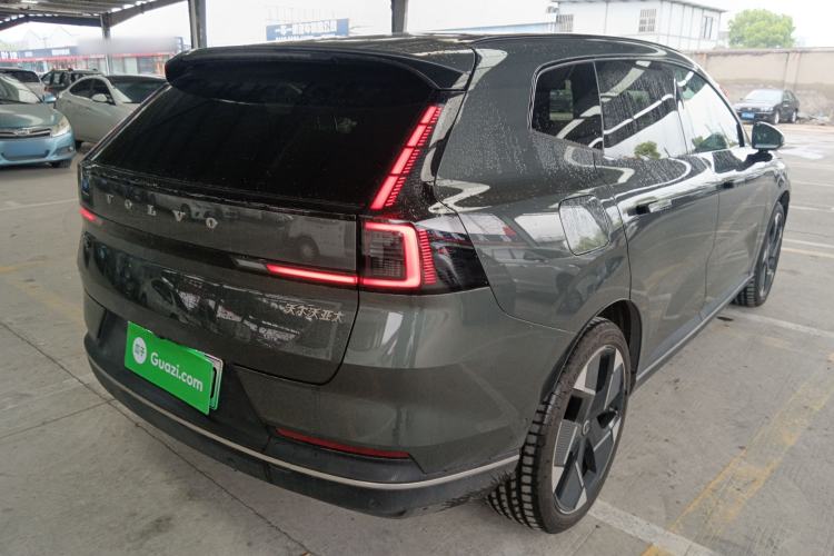 Used Volvo XC70 Plug-in Hybrid 2026 Model Four-Wheel Drive Long-Range Ultra Rear Right 45 Deg