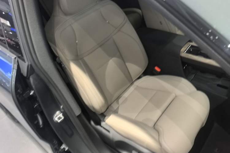 Used Volvo XC70 Plug-in Hybrid 2026 Model Four-Wheel Drive Long-Range Ultra Right Front Seat