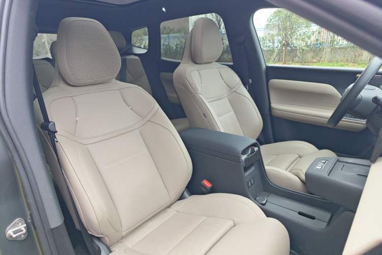 Used Volvo XC70 Plug-in Hybrid 2026 Model Four-Wheel Drive Long-Range Ultra Right Front Seat