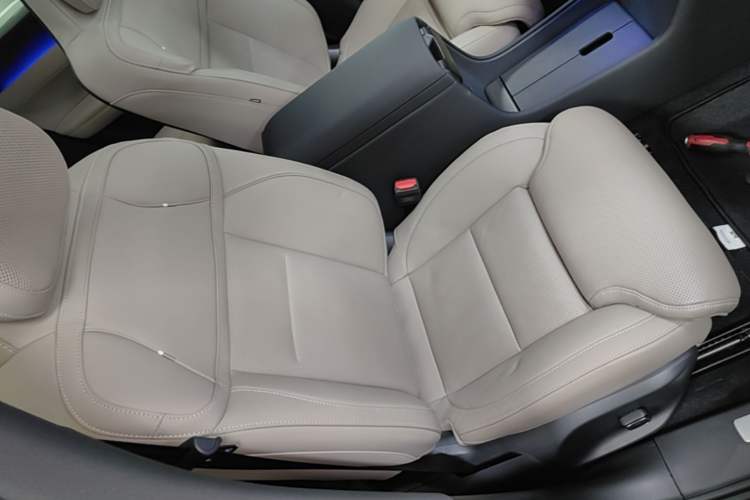Used Volvo XC70 Plug-in Hybrid 2026 Model Four-Wheel Drive Long-Range Ultra Right Front Seat