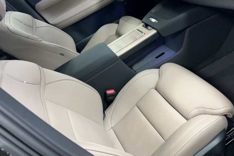Used Volvo XC70 Plug-in Hybrid 2026 Model Four-Wheel Drive Long-Range Ultra Right Front Seat