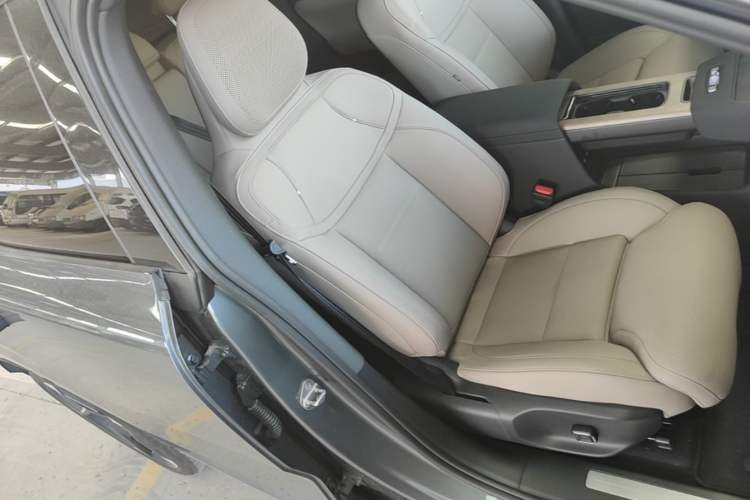 Used Volvo XC70 Plug-in Hybrid 2026 Model Four-Wheel Drive Long-Range Ultra Right Front Seat