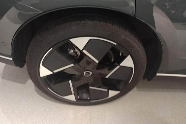 Used Volvo XC70 Plug-in Hybrid 2026 Model Four-Wheel Drive Long-Range Ultra Right Rear Wheel Hub