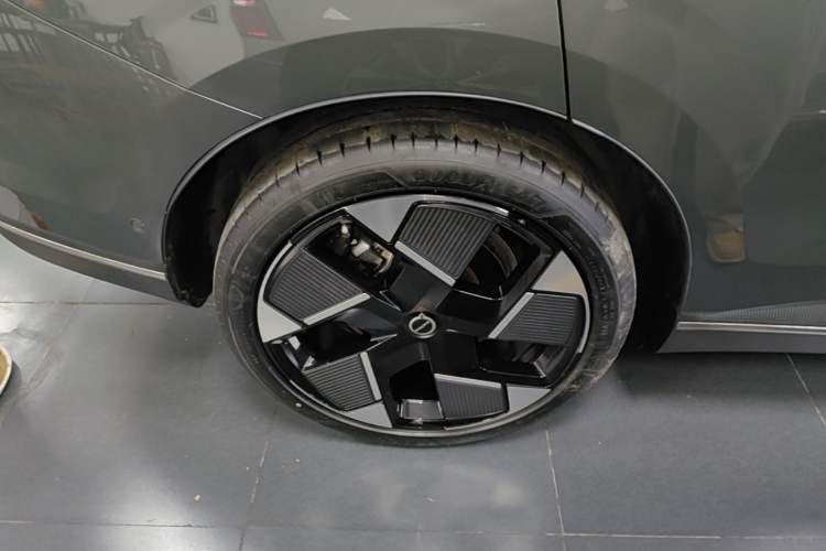 Used Volvo XC70 Plug-in Hybrid 2026 Model Four-Wheel Drive Long-Range Ultra Right Rear Wheel Hub