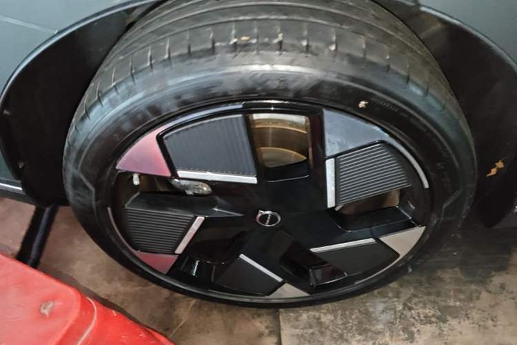 Used Volvo XC70 Plug-in Hybrid 2026 Model Four-Wheel Drive Long-Range Ultra Right Rear Wheel Hub