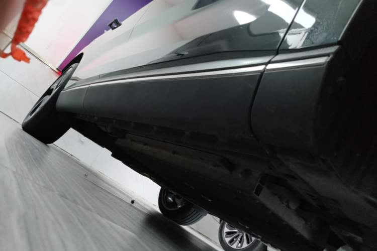 Used Volvo XC70 Plug-in Hybrid 2026 Model Four-Wheel Drive Long-Range Ultra Right Side Sill