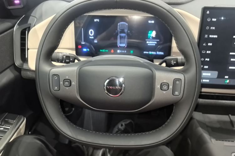 Used Volvo XC70 Plug-in Hybrid 2026 Model Four-Wheel Drive Long-Range Ultra Steering Wheel