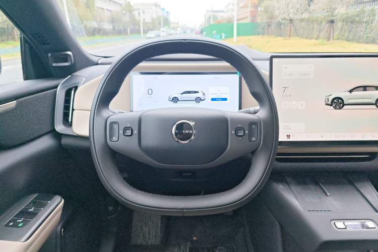 Used Volvo XC70 Plug-in Hybrid 2026 Model Four-Wheel Drive Long-Range Ultra Steering Wheel