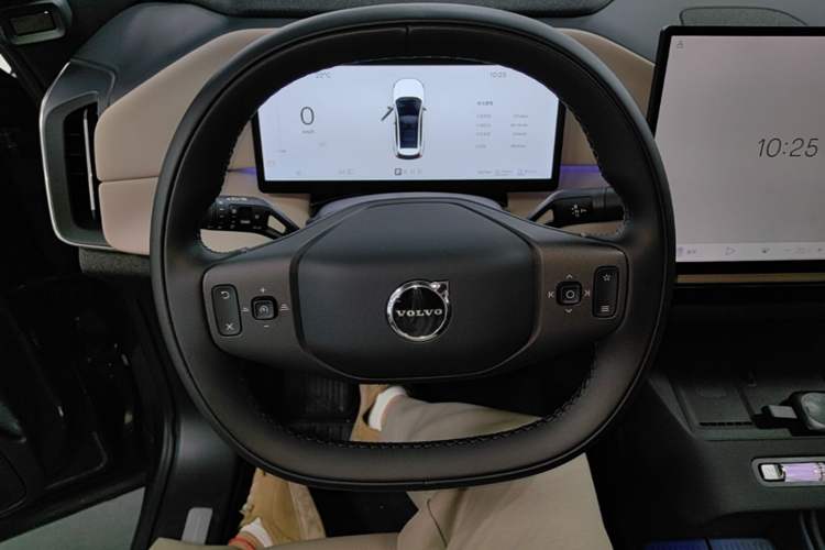 Used Volvo XC70 Plug-in Hybrid 2026 Model Four-Wheel Drive Long-Range Ultra Steering Wheel