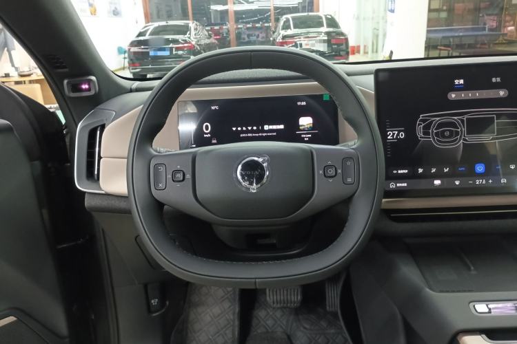 Used Volvo XC70 Plug-in Hybrid 2026 Model Four-Wheel Drive Long-Range Core Steering Wheel