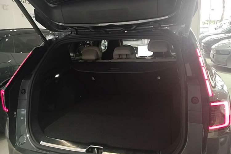 Used Volvo XC70 Plug-in Hybrid 2026 Model Four-Wheel Drive Long-Range Ultra Trunk