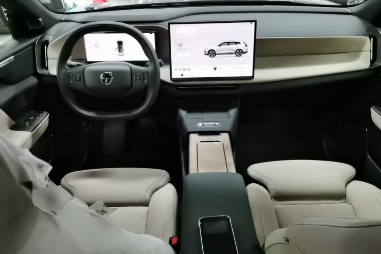 Used Volvo XC70 Plug-in Hybrid 2026 Model Four-Wheel Drive Long-Range Plus Center Console