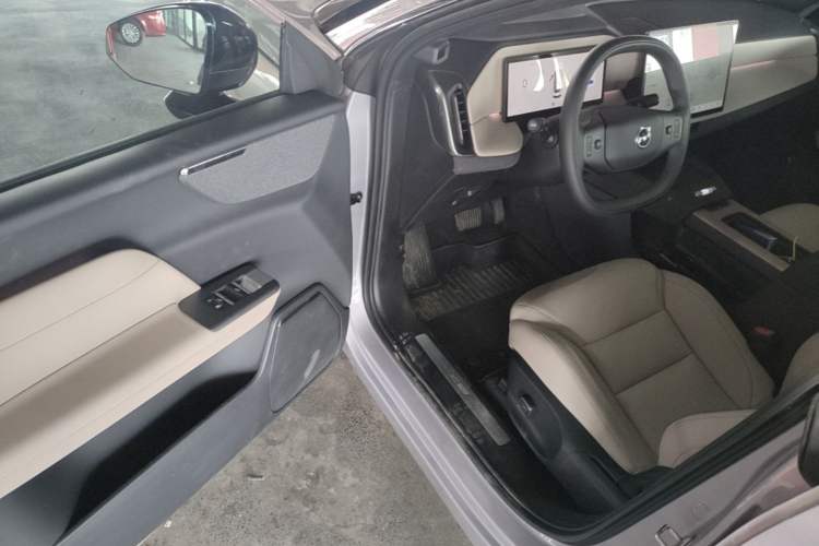 Used Volvo XC70 Plug-in Hybrid 2026 Model Two-Wheel Drive Long-Range Core Driver Seat