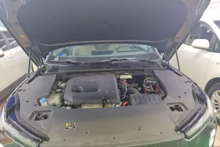 Used Volvo XC70 Plug-in Hybrid 2026 Model Four-Wheel Drive Long-Range Ultra Engine Bay