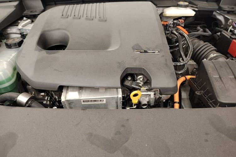Used Volvo XC70 Plug-in Hybrid 2026 Model Four-Wheel Drive Long-Range Plus Engine Bay