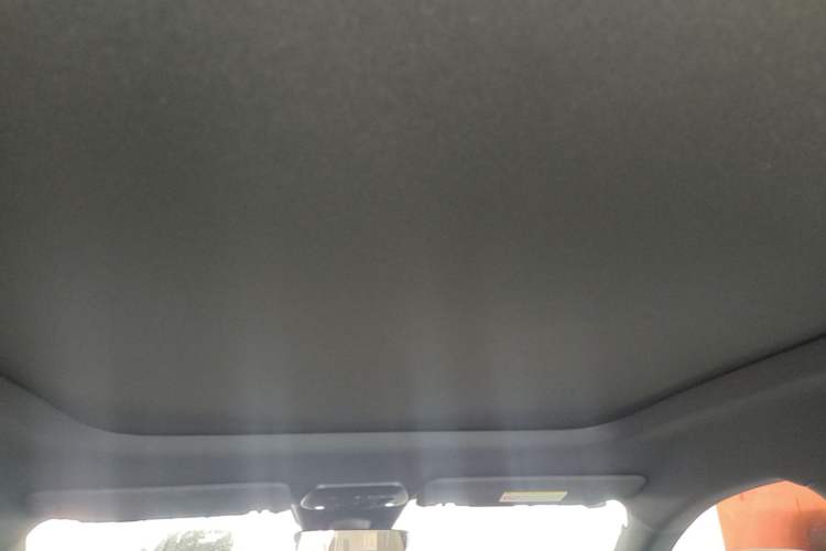 Used Volvo XC70 Plug-in Hybrid 2026 Model Two-Wheel Drive Long-Range Core Headliner