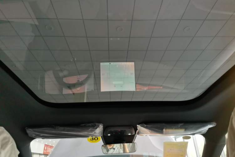 Used Volvo XC70 Plug-in Hybrid 2026 Model Two-Wheel Drive Long-Range Core Headliner