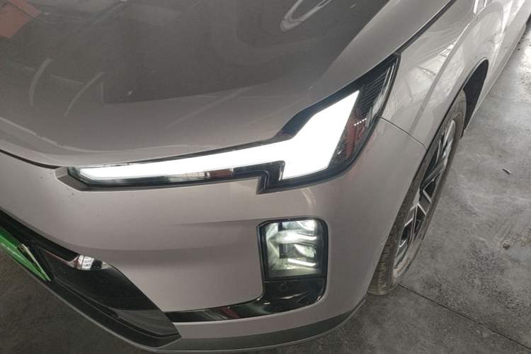 Used Volvo XC70 Plug-in Hybrid 2026 Model Two-Wheel Drive Long-Range Core Left Front Headlight