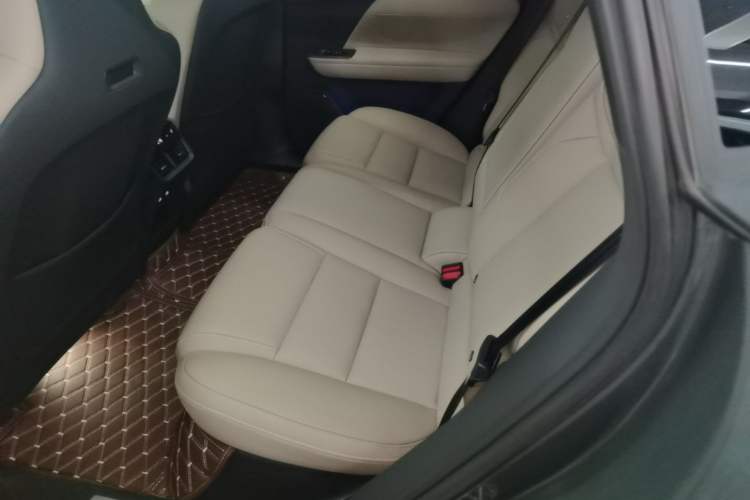 Used Volvo XC70 Plug-in Hybrid 2026 Model Four-Wheel Drive Long-Range Ultra Left Rear Seat