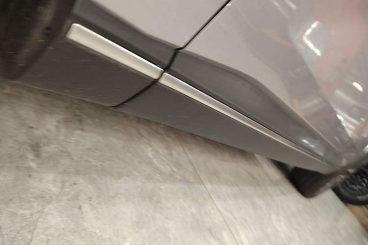 Used Volvo XC70 Plug-in Hybrid 2026 Model Four-Wheel Drive Long-Range Plus Left Side Sill