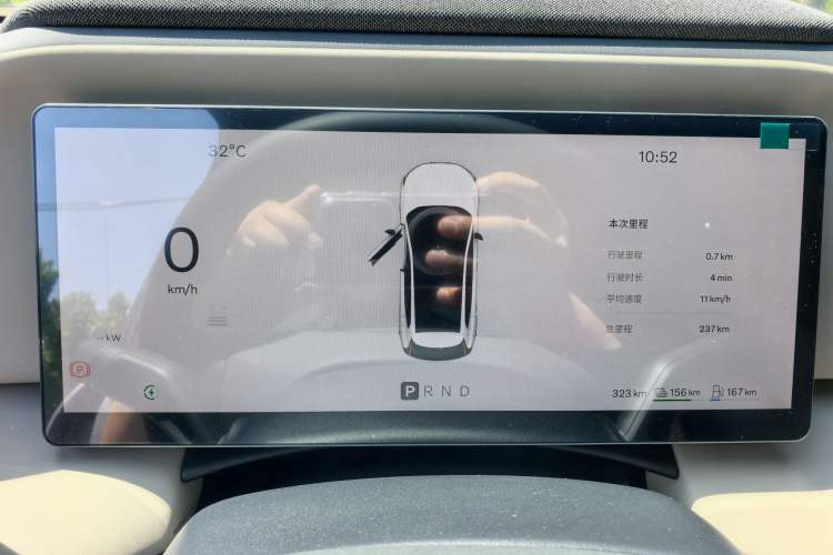 Used Volvo XC70 Plug-in Hybrid 2026 Model Four-Wheel Drive Long-Range Plus Odometer Close Up