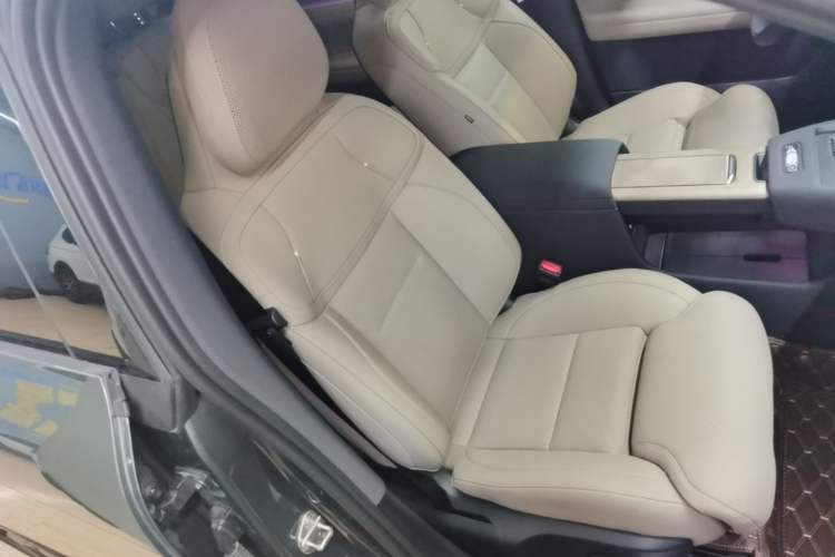 Used Volvo XC70 Plug-in Hybrid 2026 Model Four-Wheel Drive Long-Range Ultra Right Front Seat