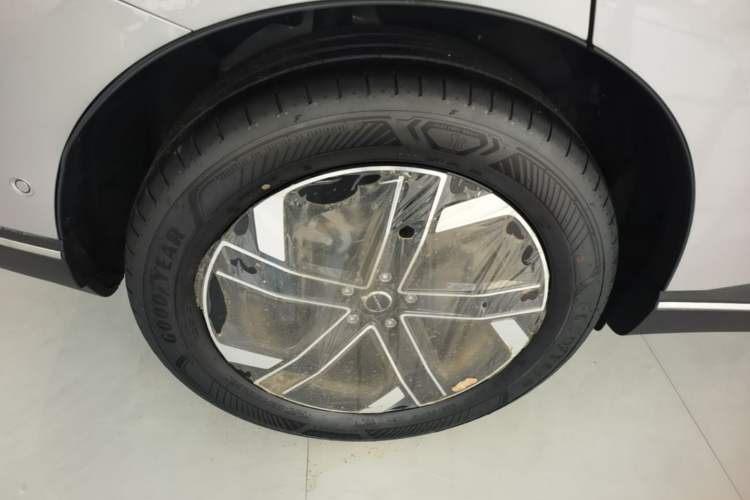 Used Volvo XC70 Plug-in Hybrid 2026 Model Two-Wheel Drive Long-Range Core Right Rear Wheel Hub