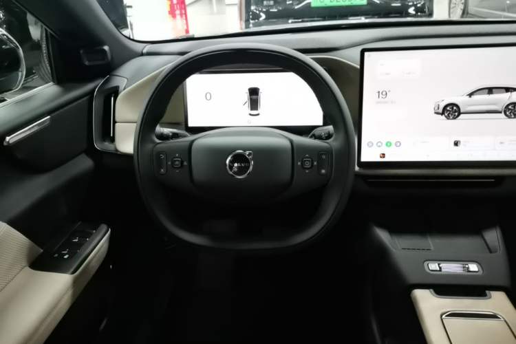 Used Volvo XC70 Plug-in Hybrid 2026 Model Four-Wheel Drive Long-Range Plus Steering Wheel