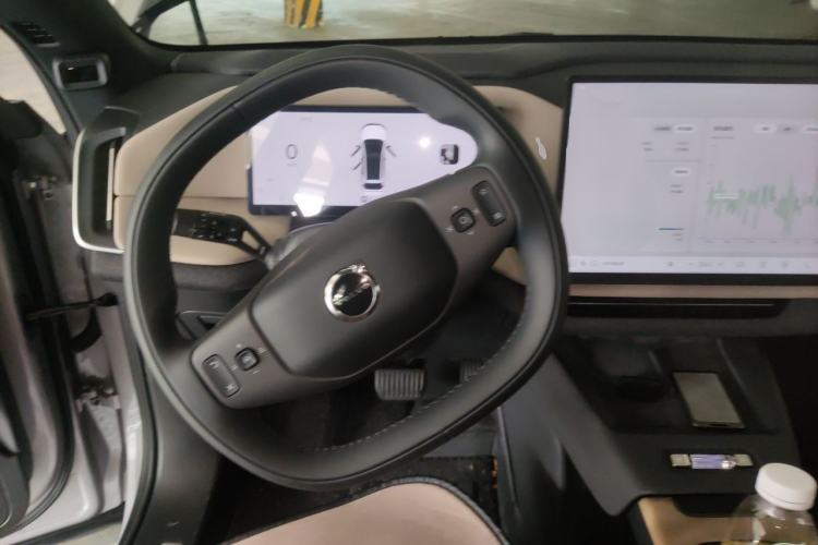 Used Volvo XC70 Plug-in Hybrid 2026 Model Four-Wheel Drive Long-Range Core Steering Wheel