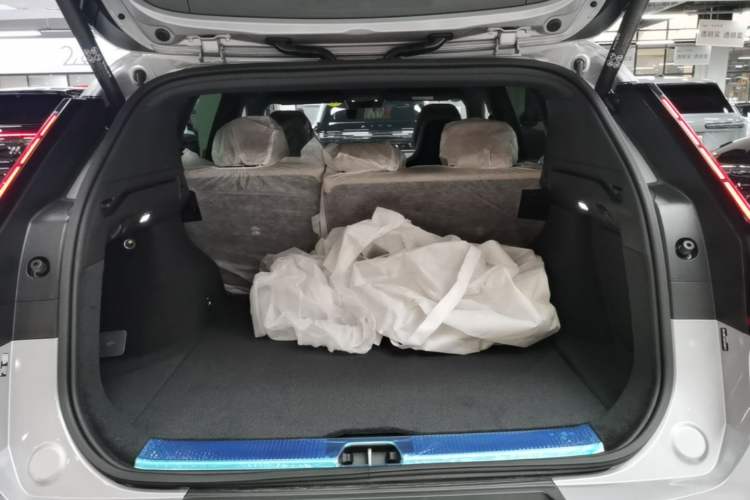 Used Volvo XC70 Plug-in Hybrid 2026 Model Four-Wheel Drive Long-Range Plus Trunk