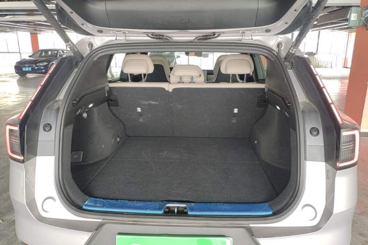 Used Volvo XC70 Plug-in Hybrid 2026 Model Two-Wheel Drive Long-Range Core Trunk