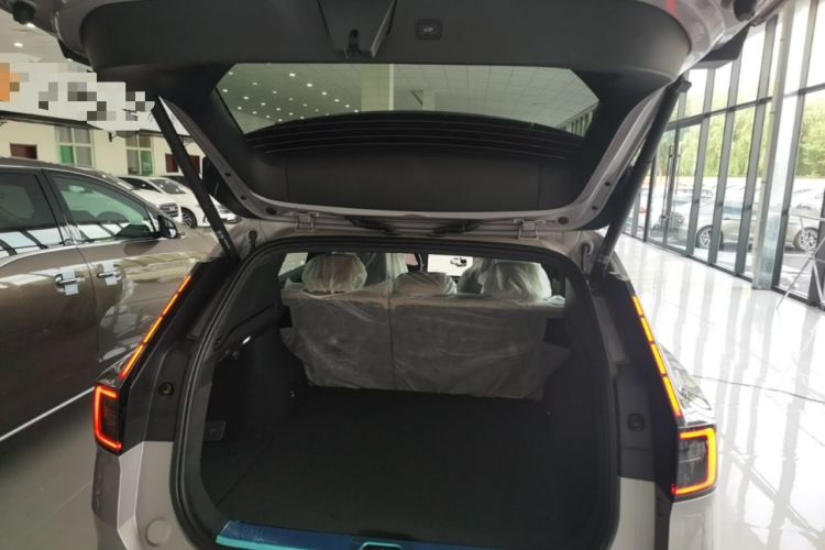 Used Volvo XC70 Plug-in Hybrid 2026 Model Two-Wheel Drive Long-Range Core Trunk
