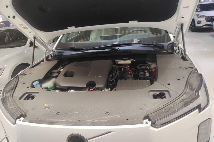 Used Volvo XC70 Plug-in Hybrid 2026 Model Four-Wheel Drive Long-Range Core Engine Bay