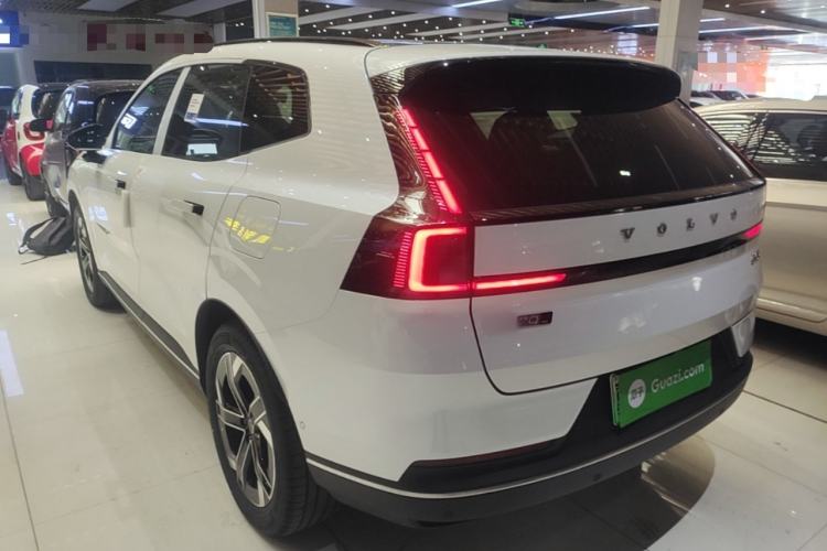 Used Volvo XC70 Plug-in Hybrid 2026 Model Four-Wheel Drive Long-Range Core Exterior 2